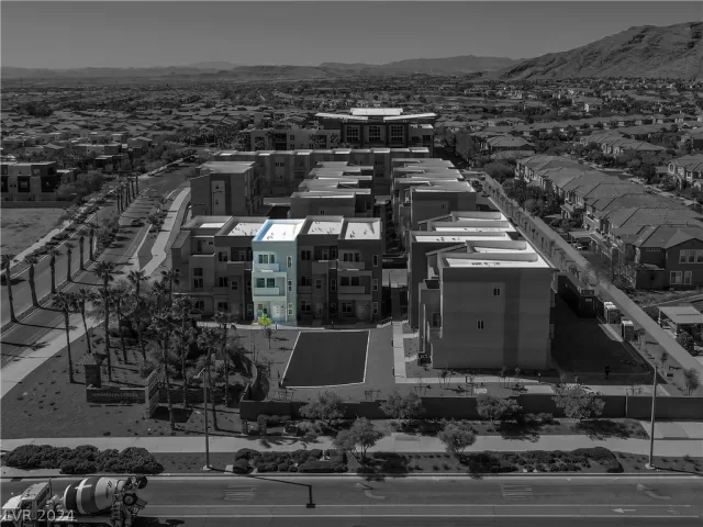 MLS: 2580252 Condo For Sale