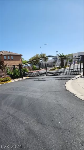 Photo #5: 2580295 Listing 