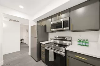 Photo #1: 2580297 Listing