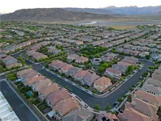 Photo #5: 2580298 Listing