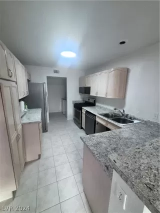 Photo #5: 2580312 Listing 