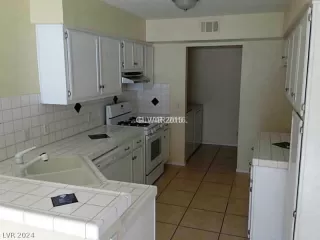 Photo #3: 2580313 Listing 