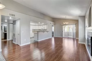 Photo #5: 2580323 Listing