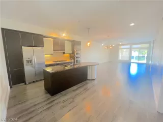 Photo #1: 2580350 Listing 