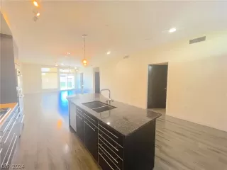 Photo #4: 2580350 Listing 