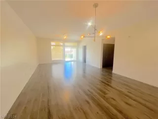 Photo #5: 2580350 Listing 