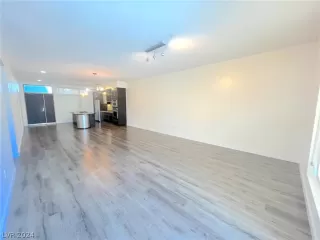 Photo #6: 2580350 Listing 