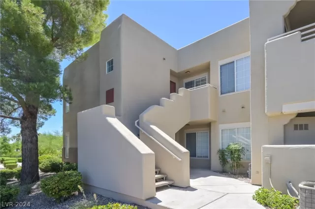 MLS: 2580358 Condo For Sale