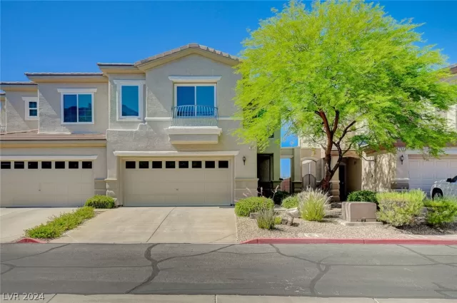 MLS: 2580368 Condo For Sale