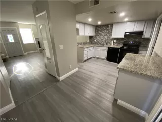 Photo #3: 2580375 Listing 