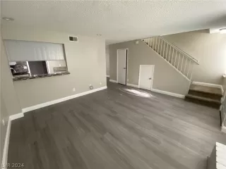 Photo #4: 2580375 Listing 