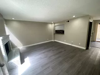 Photo #5: 2580375 Listing 