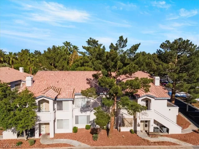 MLS: 2580383 Condo For Sale