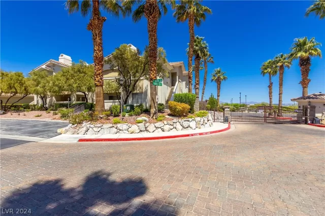 MLS: 2580397 Condo For Sale