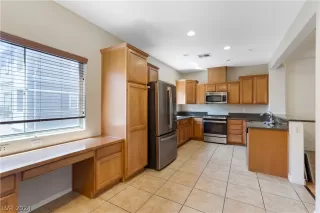 Photo #4: 2580420 Listing