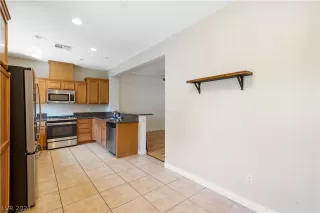 Photo #6: 2580420 Listing