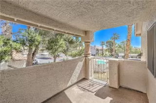 Photo #2: 2580441 Listing