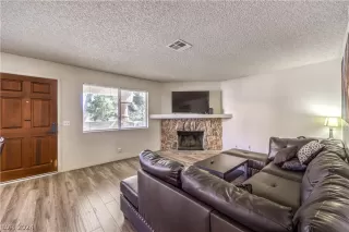 Photo #4: 2580441 Listing