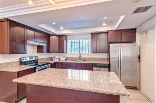 Photo #1: 2580477 Listing 