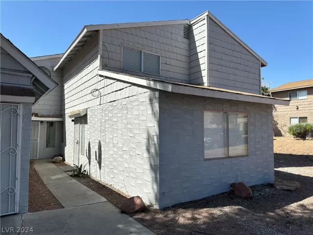 MLS: 2580492 Condo For Sale