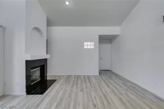 Photo #5: 2580499 Listing