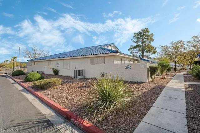 MLS: 2580543 Condo For Sale