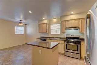 Photo #4: 2580555 Listing