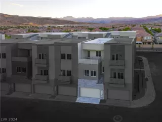 Photo #5: 2580575 Listing