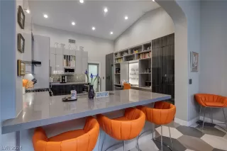 Photo #6: 2580626 Listing 