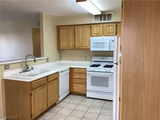 Photo #3: 2580636 Listing 