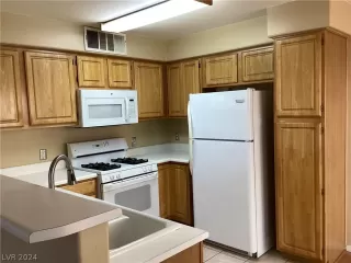 Photo #4: 2580636 Listing 