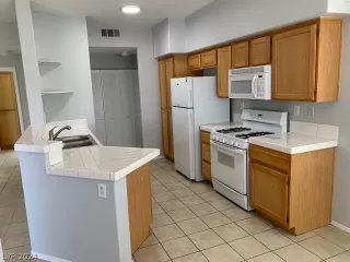 Photo #1: 2580640 Listing 