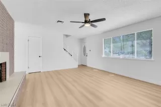 Photo #3: 2580646 Listing