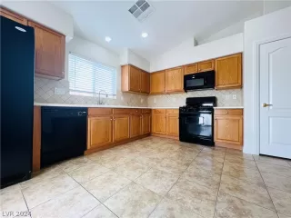 Photo #4: 2580654 Listing 