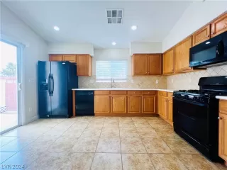 Photo #5: 2580654 Listing 