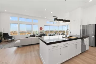 Photo #5: 2580655 Listing 