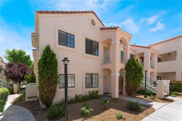 MLS: 2580681 Condo For Sale