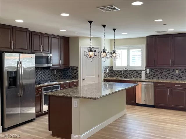 MLS: 2580684 Condo For Sale