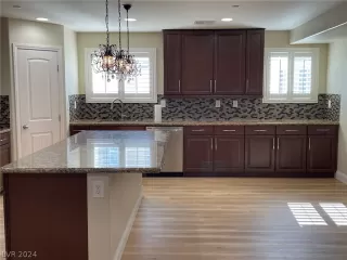 Photo #1: 2580684 Listing 