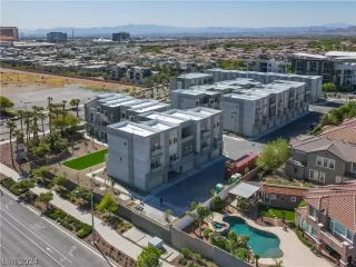 Photo #1: 2580690 Listing