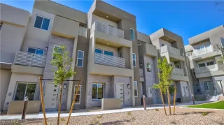 Photo #4: 2580690 Listing