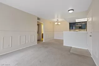 Photo #2: 2580698 Listing