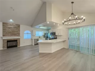 Photo #1: 2580706 Listing
