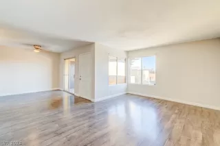 Photo #5: 2580708 Listing