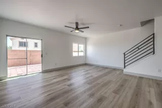 Photo #3: 2580747 Listing