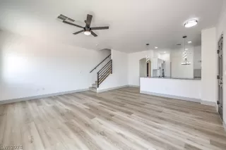 Photo #4: 2580747 Listing