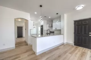 Photo #6: 2580747 Listing