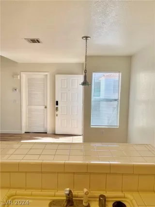 Photo #6: 2580750 Listing 