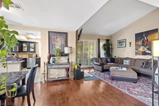 Photo #2: 2580790 Listing