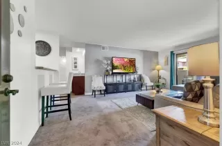 Photo #2: 2580796 Listing 